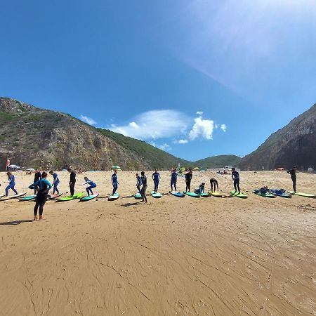 Moby Dick Lodge มัลเวรา ดาแซร์ฮา ภายนอก รูปภาพ