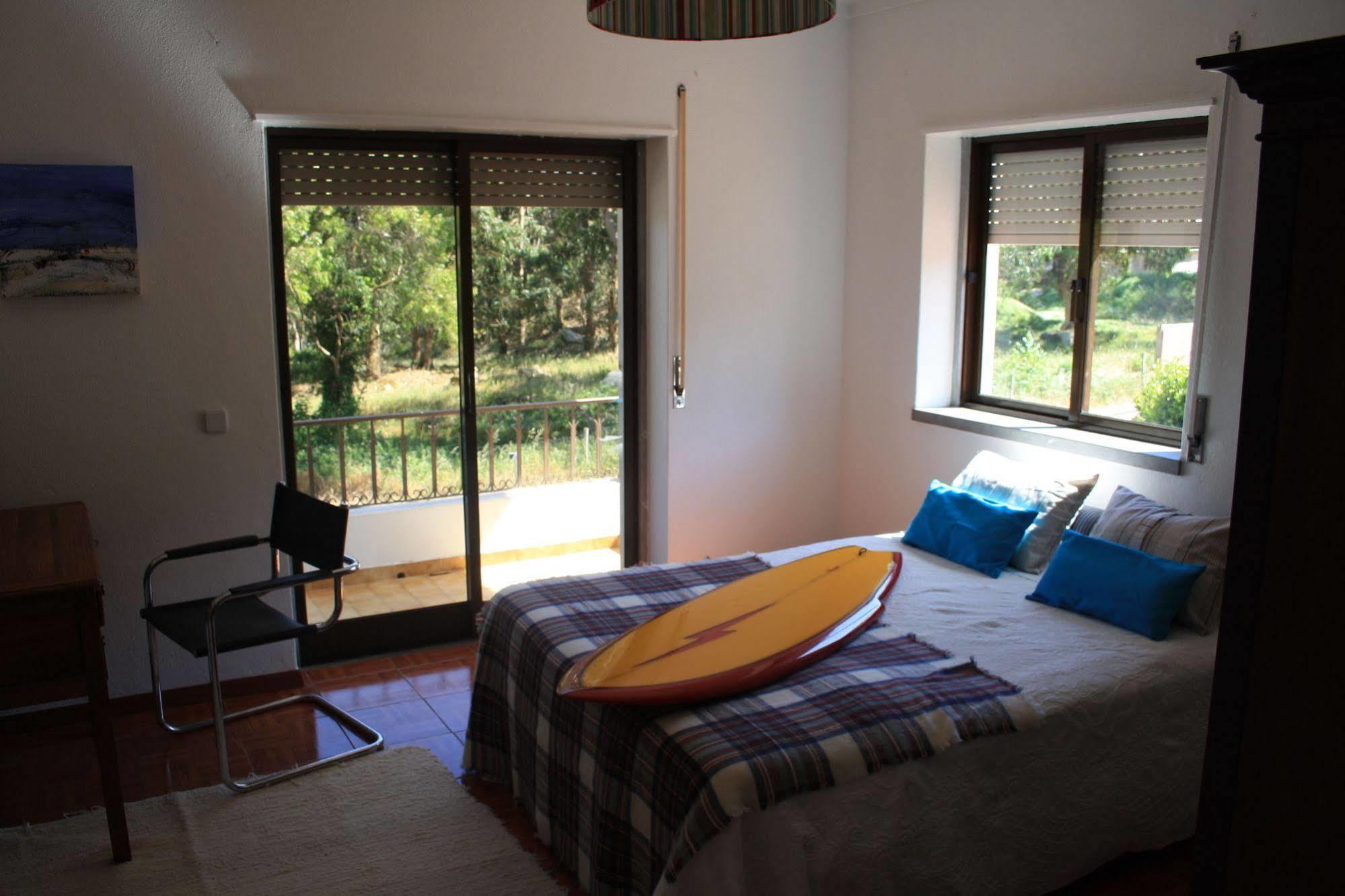 Moby Dick Lodge มัลเวรา ดาแซร์ฮา ภายนอก รูปภาพ
